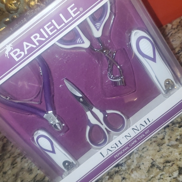 0215 Barielle 5 Piece Beauty Lash 'N Nail Tool Kit - Picture 2 of 4